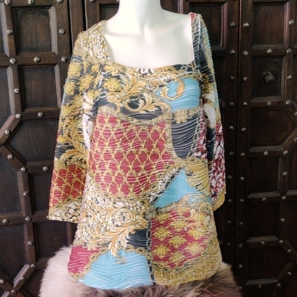 REALLY cool shirt, material is hard to explain size XL super soft and comfy - Picture 1 of 7